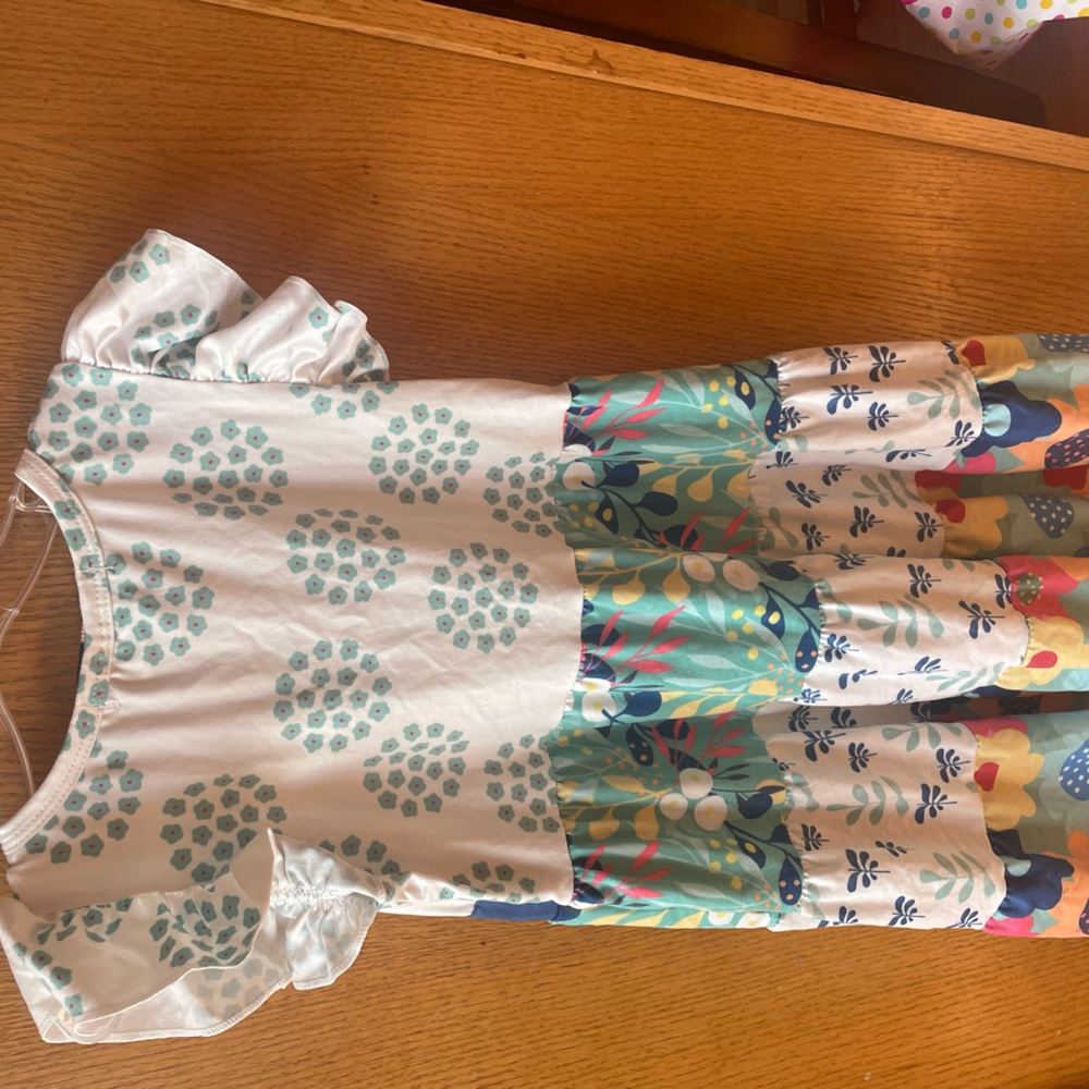 Short sleeve dress